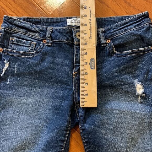Aeropostale Size 7/8 Denim distressed bermuda cuffed shorts - Picture 7 of 12